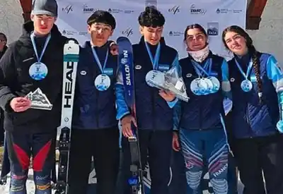 Los pibes fueguinos que arrasan en la nieve: una esquiadora ganó 4 de 4