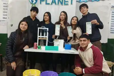 Tres estudiantes de Fernández llevan su proyecto ecológico a la feria provincial