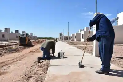 La rueda que no frena: ya hay fecha para nuevas entregas de viviendas en San Juan
