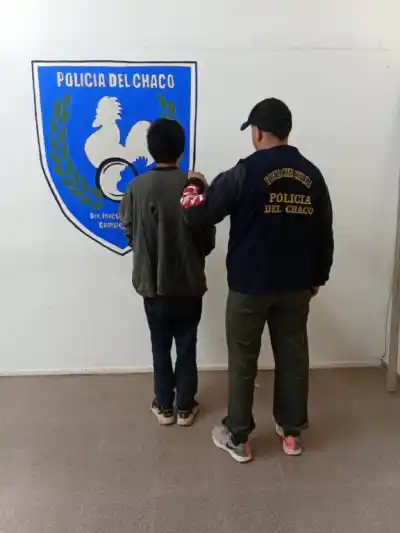 Entró a una farmacia por perfume, pero las cámaras le siguieron el rastro hasta su barrio