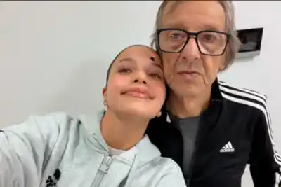 La palabra con la que Emilia Mernes llamó a su papá en plena celebración
