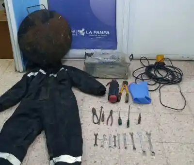 Robaron baterías y herramientas de tres camiones, pero las cámaras los delataron