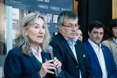 Recorrió 400 estudiantes y se despidió con un anuncio que entusiasma a toda la provincia