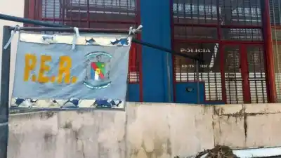 Fue a la comisaría y confesó una pelea violenta: su pareja murió en el hospital