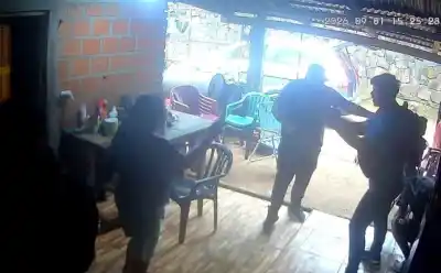 Un equipo de música, un bote y una balacera que terminó con un muerto en la frontera