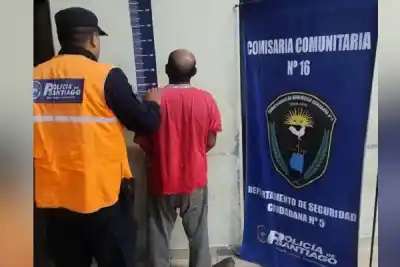 Ató al perro a un árbol y lo mató a hachazos: el macabro detalle del caso que indigna a La Banda