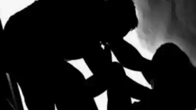 La buscó en la madrugada, la atacó con un fierro y se escapó: qué frenó la agresión