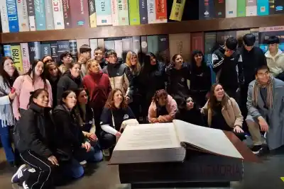Alumnos de San Luis escuchan en vivo a excombatientes: el ciclo que ya es furor en las escuelas