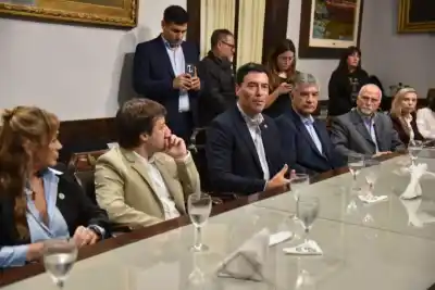 Firman un acuerdo que abre la puerta a la inteligencia artificial y blockchain para PyMEs de Corrientes