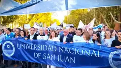 Docentes universitarios: el sueldo que ya no alcanza ni para la quincena