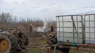 Van a apagar incendios en tractor: la realidad de los bomberos en la puerta de Vaca Muerta