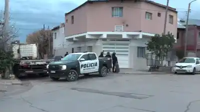 Un ataque a tiros terminó con diez demorados y un arsenal secuestrado