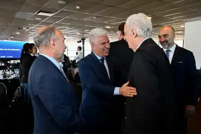 Poggi reunió a 200 industrias y preparó anuncios clave para la producción