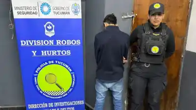 Lo detuvieron en pleno centro y descubrieron que vestía lo mismo que en el robo
