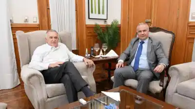 El gesto de Jaldo con un legislador que expone la interna judicial en Tucumán