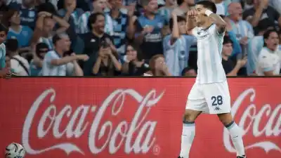 Se entrenó con Newell's, pero un detalle del contrato frenó su llegada