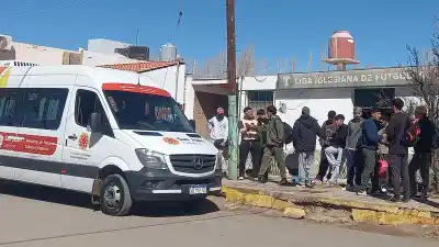 Sin liga, sin plata y con lo puesto: el equipo de Iglesia que conmueve en la Copa País