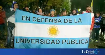 Docentes universitarios paran 24 horas: cuál es el reclamo que nadie quiere atender