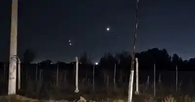 Luces que aparecen y desaparecen: el misterio que filmó una familia en San Juan