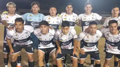 El arquero de Cuyaya que llega al clásico con un gol en seis partidos y una confesión íntima