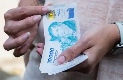 Estatales: arranca el pago del 80% del sueldo de agosto y estas son las fechas por repartición