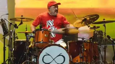 Un grito de auxilio en una escuela de percusión: el trágico final del primer baterista de Los Piojos