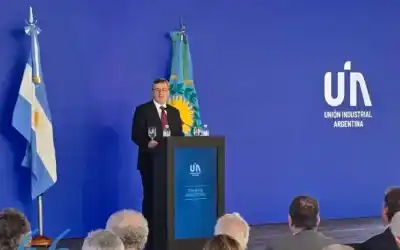 El presidente de la UIA fue sin filtro contra el Gobierno y reclamó un "puente" urgente para la industria