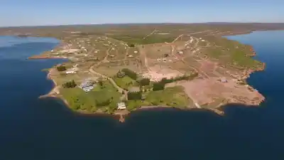 Siete casas desvalijadas en un lago: la banda se llevó hasta un UTV y buscan cómo entraron