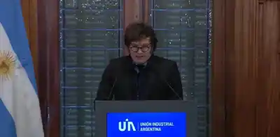 El Gobierno escucha las críticas de la UIA y responde sin mover una coma de su plan