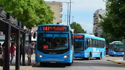 Colectivo en Rosario: todo lo que un turista necesita saber antes de subir