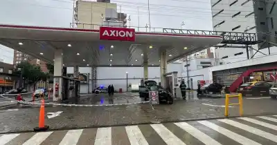 Explosión en una estación de servicio del centro: el conductor salió con graves quemaduras