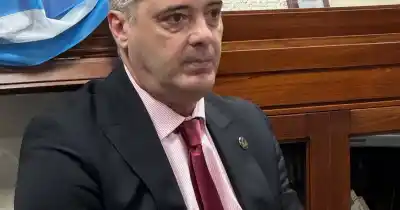 Un abogado catamarqueño dejó su libro en el Senado y lo que propone en 60 minutos sorprende