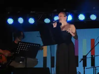 La cantante misionera que se enteró por un mensaje y abrirá el show de Sujatovich