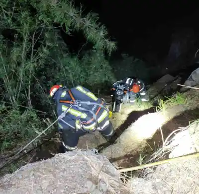 VIDEO| Cayó una moto al precipicio en la Ruta 307