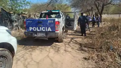 Llamado al 911 por un bebé en la calle terminó con tres demorados