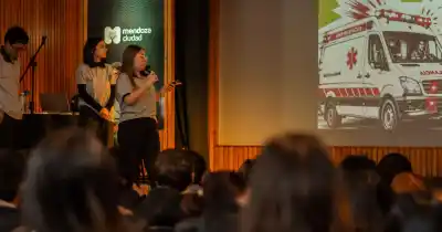 Cerca de 100 estudiantes por jornada, pero el dato clave no es el número: qué les enseñan antes de su primera licencia