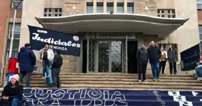 Carpas en la Corte: el reclamo que puso el conflicto en la puerta de los ministros