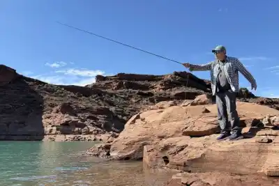 La escapada neuquina que mezcla trucha a la plancha con huellas de dinosaurios