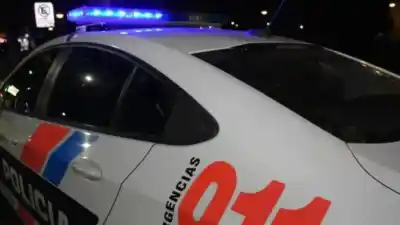Llegó a la comisaría con su bebé sin signos vitales y tres policías hicieron lo inesperado