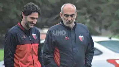 Colón no pudo fichar al reemplazante de Allende y Delfino se queda sin refuerzos