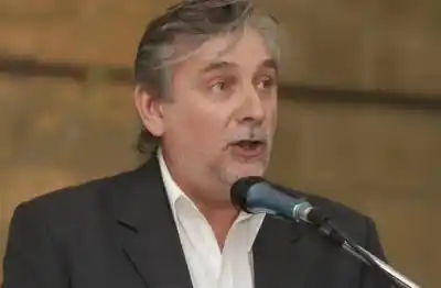 Una jornada con la provincia y el municipio dejó fondos en tres escuelas de Cruz del Eje