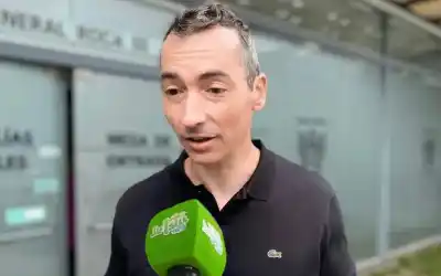 Un corte de pelo a cambio de materiales: la deuda que ahora complica a Galán