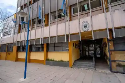 Un empleado llegó a faltar 80 días: el dato que detonó los nueve despidos en el Municipio de Roca