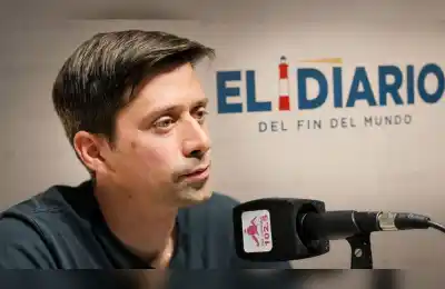La industria fueguina perdió uno de cada tres empleos en un año y el economista lo calificó como "uno de los peores momentos de los últimos 20 años"