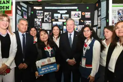 Cazadores de meteoritos y un dique inteligente: los proyectos de los jardines municipales en la Feria de Ciencias