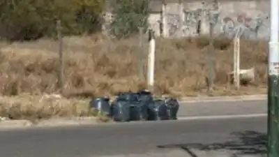 En todo el Parque de los Niños quedó un solo contenedor de basura: el reclamo que ya hizo un vecino
