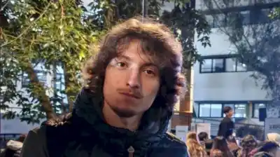 Salió a entregar un trabajo a la facultad y no volvió: el misterioso mensaje a su hermano