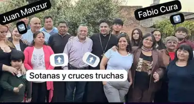 Apareció en un acto de Manzur vestido de cura, pero la Iglesia lo desmiente desde 1997