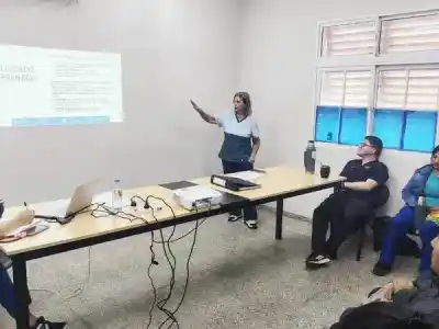 El plan de salud que recorre la provincia: qué actualización reciben los equipos en dos hospitales