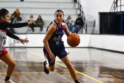La Rosarina define sus playoffs con una campaña perfecta en Primera B